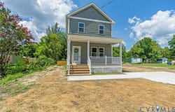 424  Byrne St, Petersburg, VA 23803