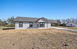 32 Private Road 33084, Sumner, TX 75486