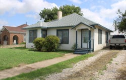 1002 Broadway St, Ballinger, TX 76821