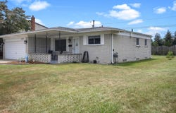 30979 Boewe Drive, Warren, MI 48092