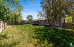 900 E 64th St, Sioux Falls, SD 57108