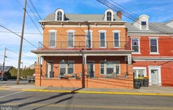 161 W HIGH STREET, WOMELSDORF, PA 19567