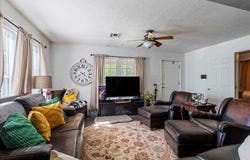 318 E Oklahoma St, Walters, OK