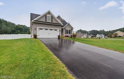 305 Steeple Way, Rotterdam, NY 12306