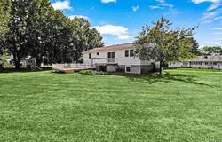 2 Upper Woods CIR, New Hartford, NY 13413