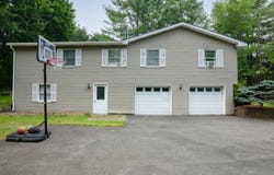 1709 Julianne Drive, Schodack, NY 12033