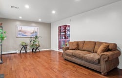 34 E KNOWLTON ROAD, MEDIA, PA 19063
