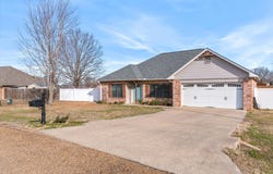 6030 Suncrest Drive, Athens, TX 75752