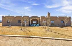8 Golf Course Drive, Ranchos de Taos, NM 87557