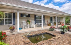 23708 S Southcrest Drive, Peculiar, MO 64078