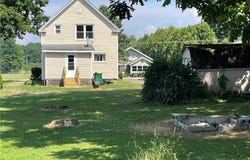 397 S Amboy Road, Conneaut, OH 44030