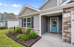 10 N Wandering Lane, Hampstead, NC 28443