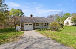 77 High Street, Topsfield, MA 01983