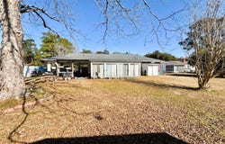 811 Cedar St., Georgetown, SC 29440