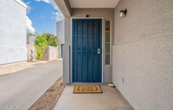 2731 E WINDSOR Avenue, Phoenix, AZ 85008