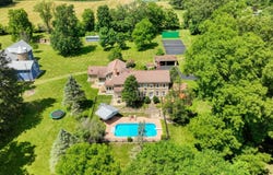 208 Glasgow Road, Jackson, MI 49201