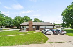 2203 Twin Oaks Drive, Harrisonville, MO 64701