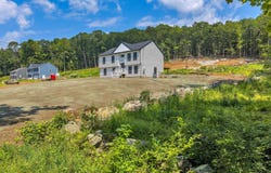 32 Lake Of Isles Road, North Stonington, CT 06359