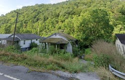 20100 Kentucky 122, Bevinsville, KY 41606