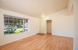 576 S 35TH ST, Springfield, OR 97478