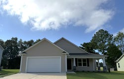 32 Oakfield Trace Drive, Four Oaks, NC 27524