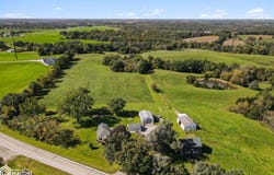4996 Lake Rd, Ottumwa, IA 52501