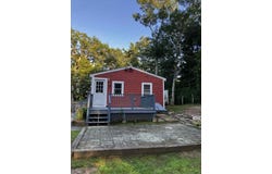 637 Wareham Rd, Plymouth, MA 02360