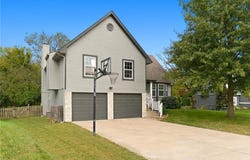 620 SE Ashton Drive, Lee's Summit, MO 64063