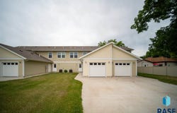 210 N Nesmith Ave, Sioux Falls, SD 57103