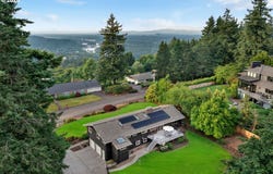 860 SKYLAND DR, Lake Oswego, OR 97034