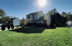 6731 Elk Rush Dr, Imperial, PA 15126