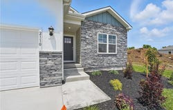 19585 W 202nd Terrace, Spring Hill, KS 66083