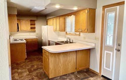 1705 NW 7th St, Minot, ND 58703