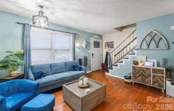 224 14th Avenue SE, Hickory, NC 28602