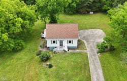 524 N Occoneechee Street, Hillsborough, NC 27278
