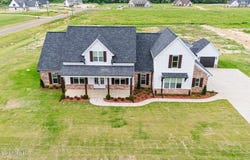 2401 Lauren Way, Hernando, MS 38632
