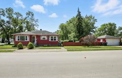 725 E 161st Street, South Holland, IL 60473