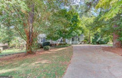 5104 Onawa Court SW, Lilburn, GA 30047