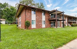 8733 Sieloff Drive, Hazelwood, MO 63042