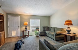 1000 S MCKERN CT, Newberg, OR 97132