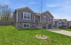 513 Bud Lane, Belton, MO 64012