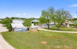 208 Danos Rd., Fredericksburg, TX 78624