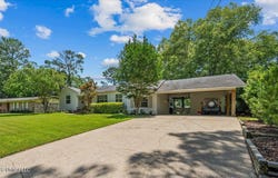 604 Pineview Drive, Hattiesburg, MS 39401