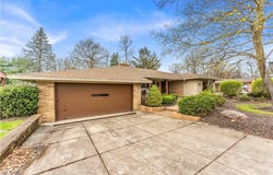 6125 Hillside Road, Independence, OH 44131