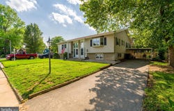 404 W MARION STREET, LITITZ, PA 17543