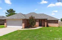 1413 PARLIAMENT STREET, Burkburnett, TX 76354