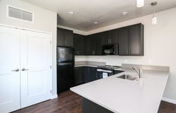 116 W J ST, Springfield, OR 97477