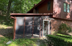 121 E Cruce LN, Marion, KY 42064