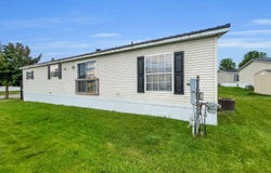 8265 Feather Hollow, Fenton, MI 48430