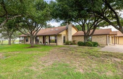 800 County Road 458 RD, Coupland, TX 78615